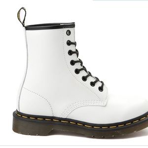 Size 9 women’s doc martens worn once